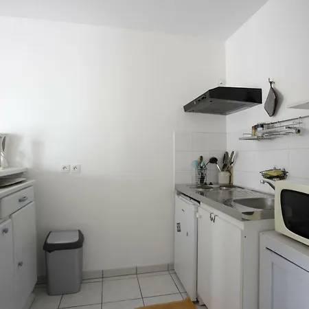 Studio Les Pres Sales Ares