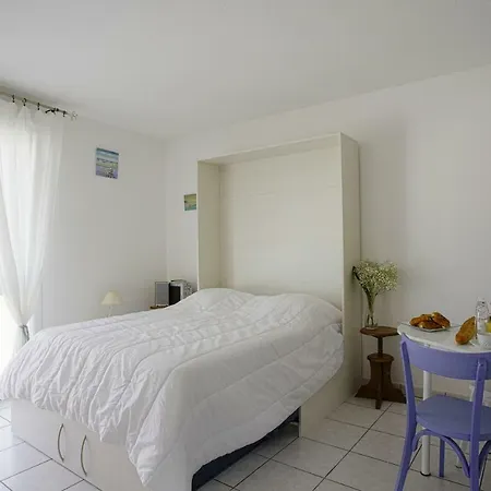 Studio Les Pres Sales Villa Ares